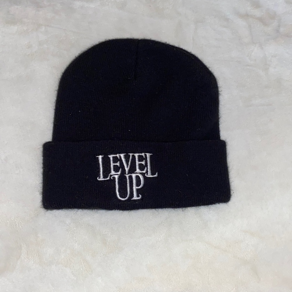Black level up hat one size